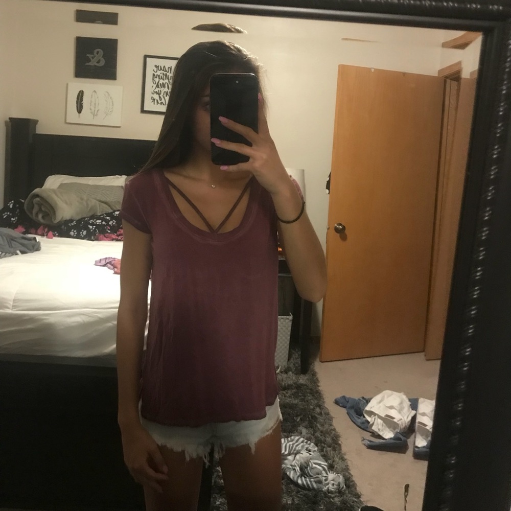 AEO Maroon Tee